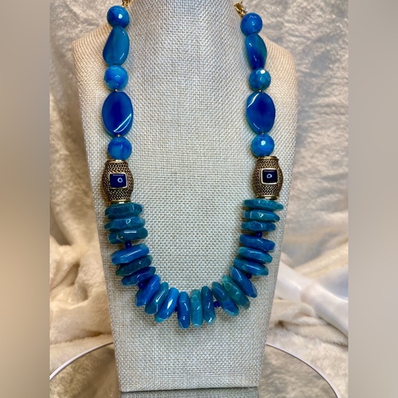 Beautiful EUC Barse Dragons Vein Beaded Necklace with Kyanite/Gold Cabochons - Picture 3 of 17